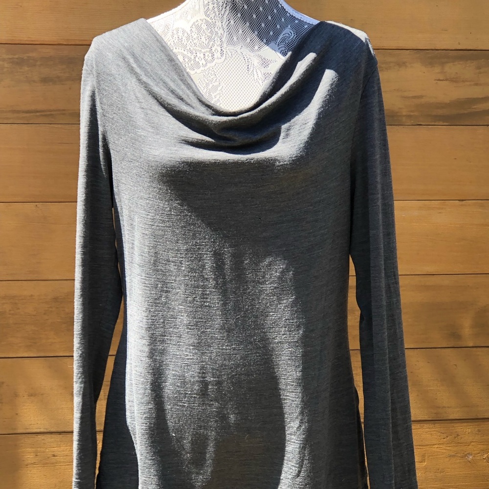Ibex long sleeved shirt, waterfall neckline. Pure merino wool size large. Gray.
